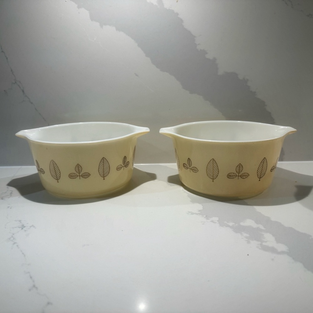 Vintage Pyrex Cinderella buffet twin casserole dishes Pyrex 473 1959
